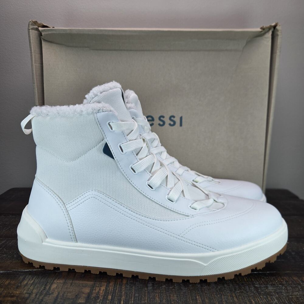 NEW Vessi Alta High Top Sneaker Mens Size 11 Winter Waterproof Boots Shoes White